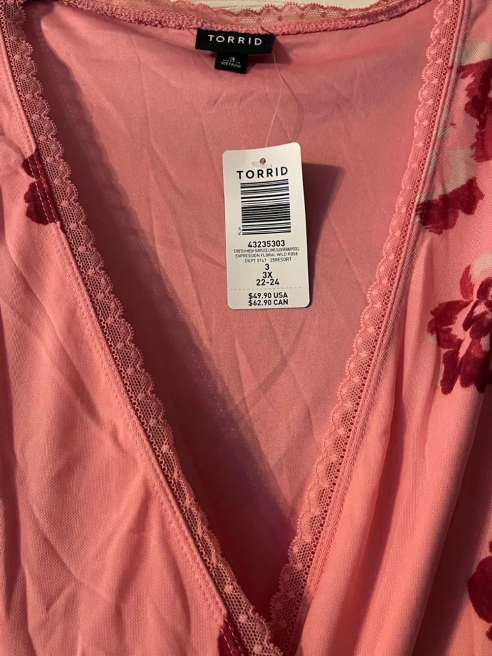 torrid Pink V-Neck Floral Lace Trim Blouse - Picture 3 of 3